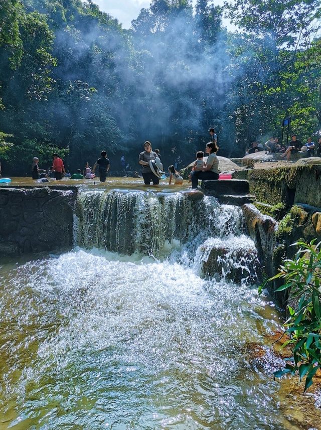 Gunung Ledang Waterfall exploration!