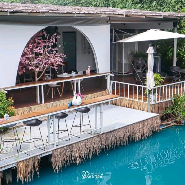 The Wild swans Café and Lake - คาเฟ่สวยนครปฐม