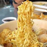 ทานบะหมี่ รับปีมังกร ที่ตลาดน้อย