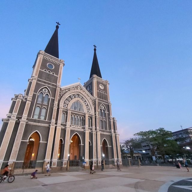 พามาชมอาสนวิหารพระนางมารีอาปฏิสนธินิรมล 