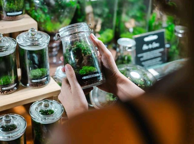 คาเฟ่สุดเท่ คุมโทนสีดำ กาแฟดี อาหารอร่อย