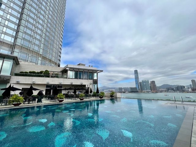 「香港四季酒店：優質住宿，景色壯麗」