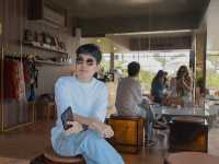 Takara Cafe and Wong Bar คาเฟ่ริมทะเลบางแสน 