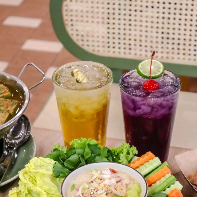 ก๋วยเตี๋ยวไก่ต้นตำรับ 65 ปี~