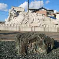 大きな涅槃像「玄猷寺」