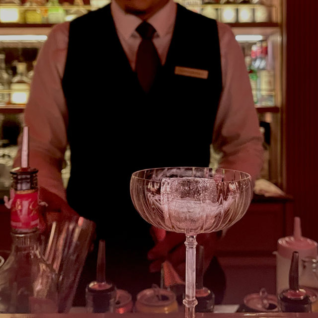 🍸Red zone บาร์แดงโชน โซนราตรีบนตึกสูง