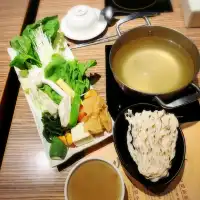 超美味食材新鮮澎湃，自助吧豐盛火鍋🍲