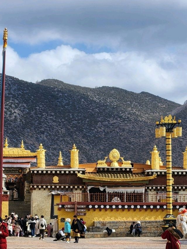 화려한 티벳불교를 엿 볼 수 있는 작은 포탈라궁, 송찬림사
