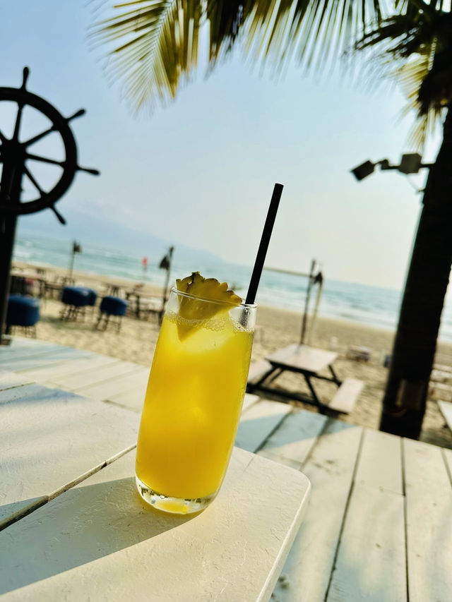 📍Paradise Beach Bar & Cinema Danang