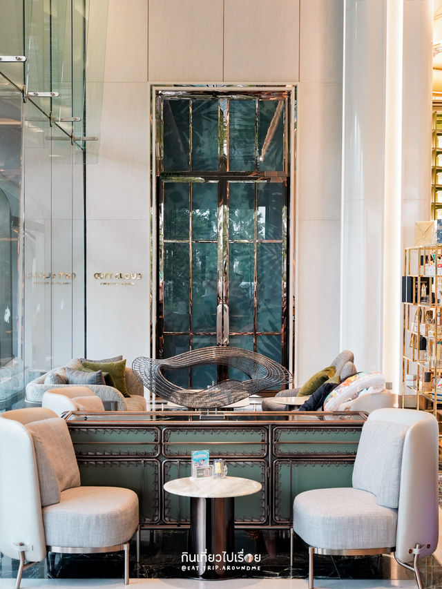 นั่งจิบชาและทานขนมชิลๆ ที่ Oort Cloud Tea Room