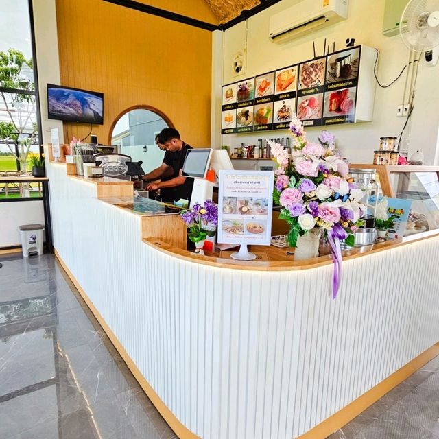 บ้านพลอยคาเฟ่