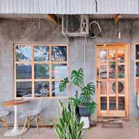 BENEFIT | THERE ARE MANY ATTRACTIVE SPOT FOR COFFEE OR OOTD PHOTOS