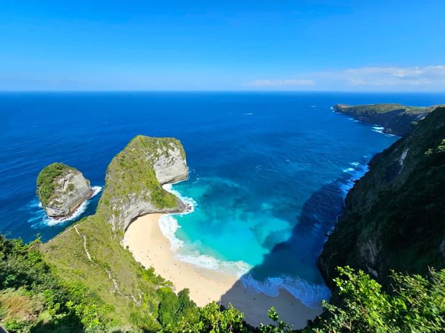 Dinosaur Island and Broken Beach in Nusa Penida Indonesia