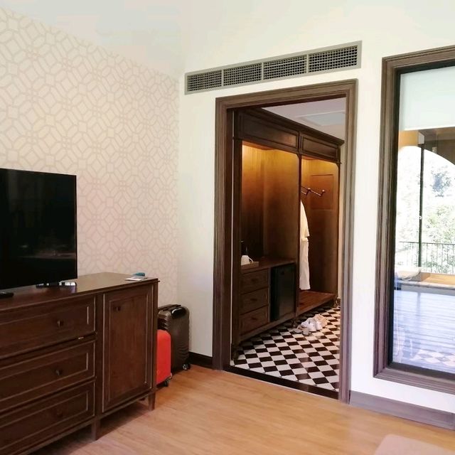 Hotel Labaris Khao Yai - โรงแรมสุดหรูกลางป่าเขา