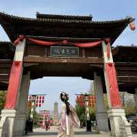 Strolling through Luoyi Ancient City in Hanfu: A Journey Back to the Tang Dynasty!
