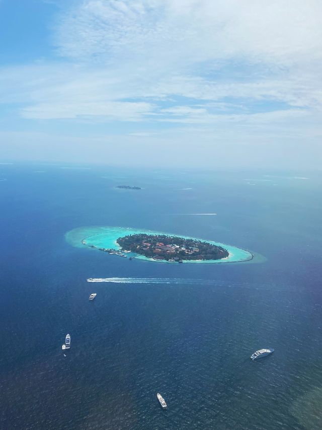 Airplane view above Indian Ocean 😱