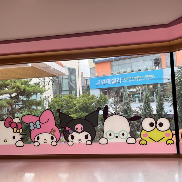 韓国弘大で大人気「Sanrio Lavers Club/サンリオ ラバーズ クラブ」