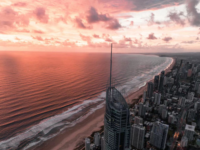 《天際線景觀》澳洲黃金海岸 Surfers Paradise 沙灘上空飛行航拍分享
