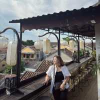 Faifo Coffee คาเฟ่เมืองเก่าสีเหลืองสดใส