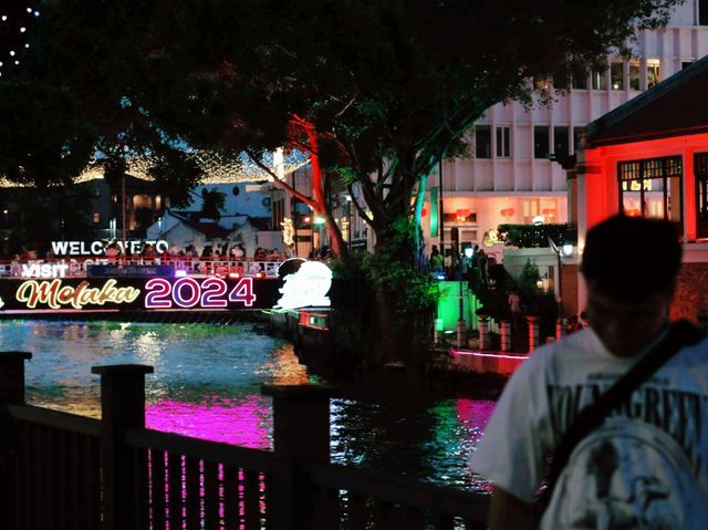 Melaka River, the combination of ancient and modern vibrancy, similar to Hoi An