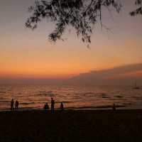 พระอาทิตย์ตก ริมหาดพัทยา
