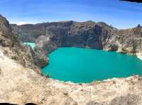 Kelimutu: ทะเลสาบสีเปลี่ยนสีแห่งจิตวิญญาณ