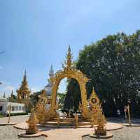 🏯 วัดร่องขุ่น 
