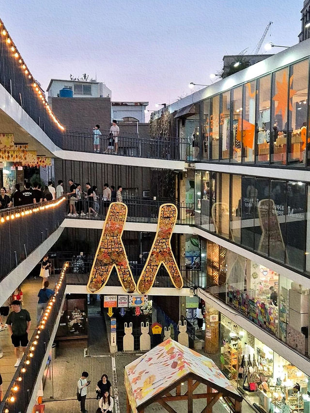 仁寺洞漫遊指南：首爾的傳統魅力與現代創意結合點🏮🎨