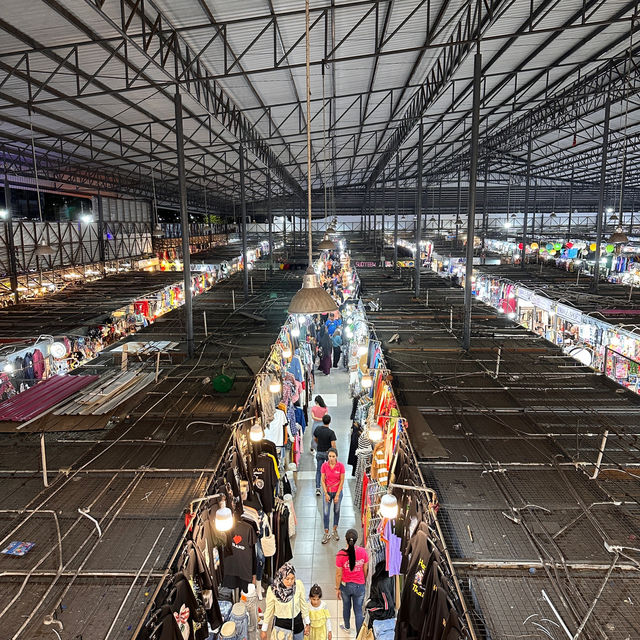 Food, Fun, and Finds: My Night at Hatyai’s Asian Bazaar!