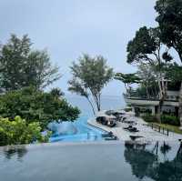 อาหารเช้าดี วิวทะเลสวย บริการหลายภาคส่วนเยี่ยม