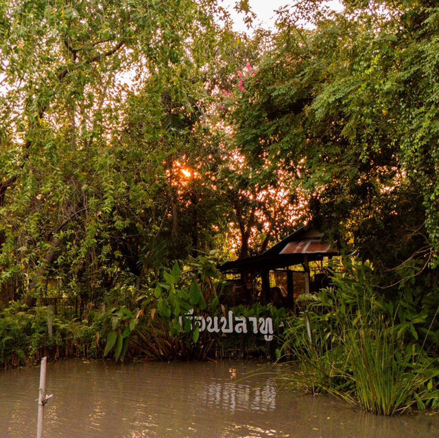 เรือนปลาทู คาเฟ่