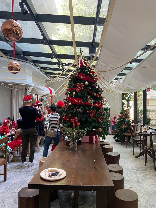 คาเฟ่สุดฮิตตลอดกาล UNBIRTHDAY CAFE🎁🎄