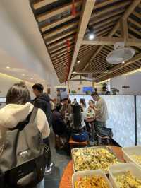 Popular Crab Roe Noodles in Shanghai