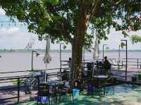 Pilgrim ' s Kitchen & Inn ที่พักสะหวันนะเขต