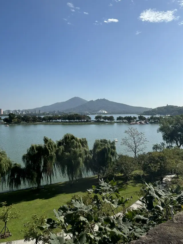 在南京漫步歷史悠久的城牆 