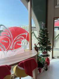 Nine Tailed Coffee คาเฟ่ที่ควรมาถ่ายรูปคริสมาสต์