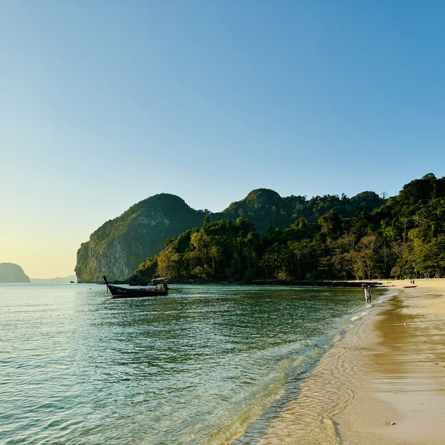 Take me back to this island paradise 🇹🇭 