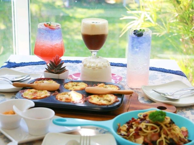 คาเฟ่ริมน้ำ Koffee Thai by บ้านน้ำเรือนศิลป์