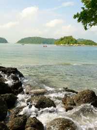 Serenity by the Sea: My Tranquil Escape to Lin Je Kong Temple and Pantai Pasir Giam