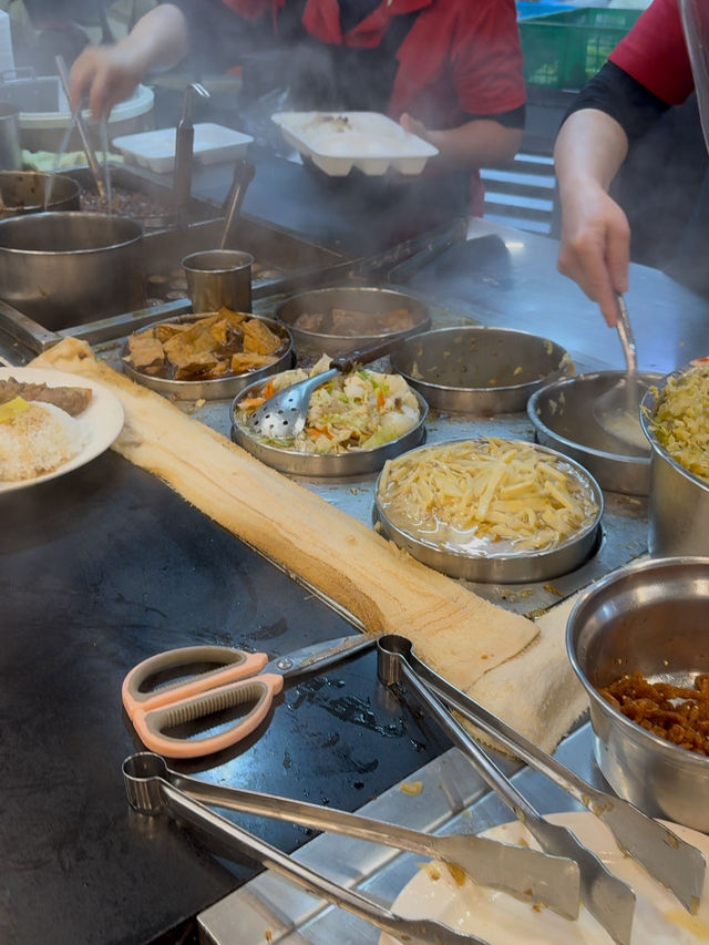 Discovering the Best of Lehua Night Market: A Local Food Lover's Paradise in Taipei