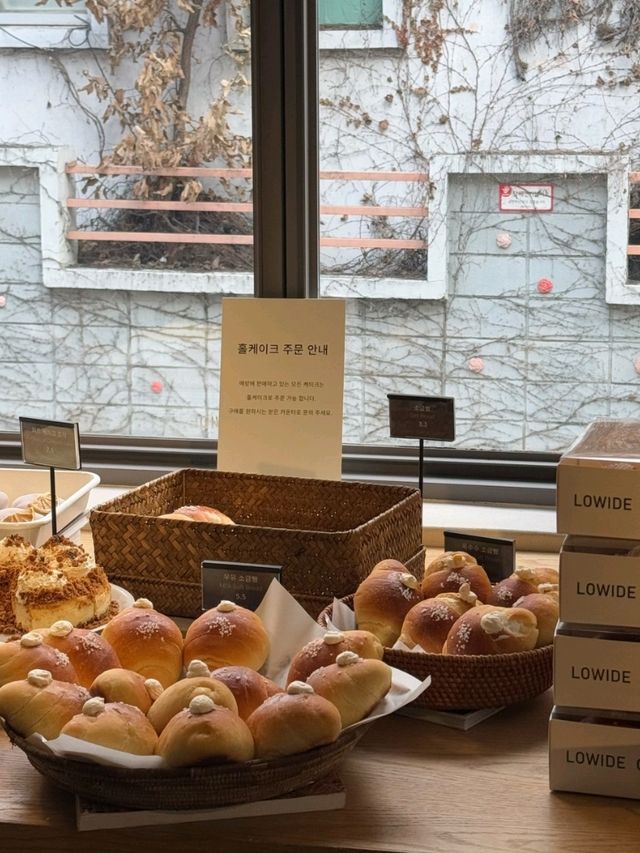 🥐🍖서울숲 카페 | LOWIDE 서울숲점