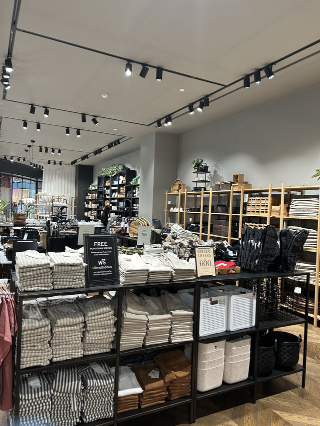 พาเดิน H&M Home มีอะไรบ้าง?