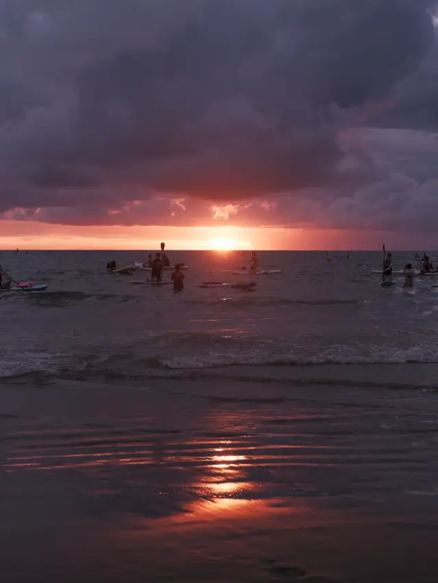 Tanjung Aru Beach in Kota Kinabalu: World-Class Sunset