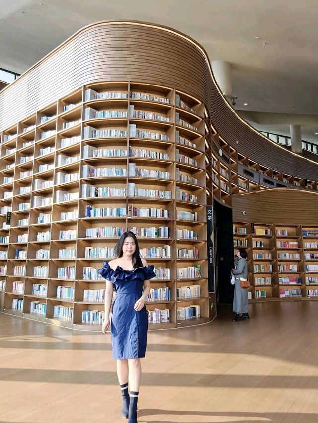 Tianfu humanities and art library