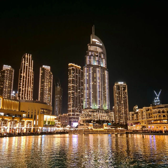 Dubai After Dark: A Walk Through a City of Lights