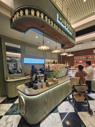 라 발레 빌리지의 라뒤레에서 달콤한 유혹을 느껴보세요