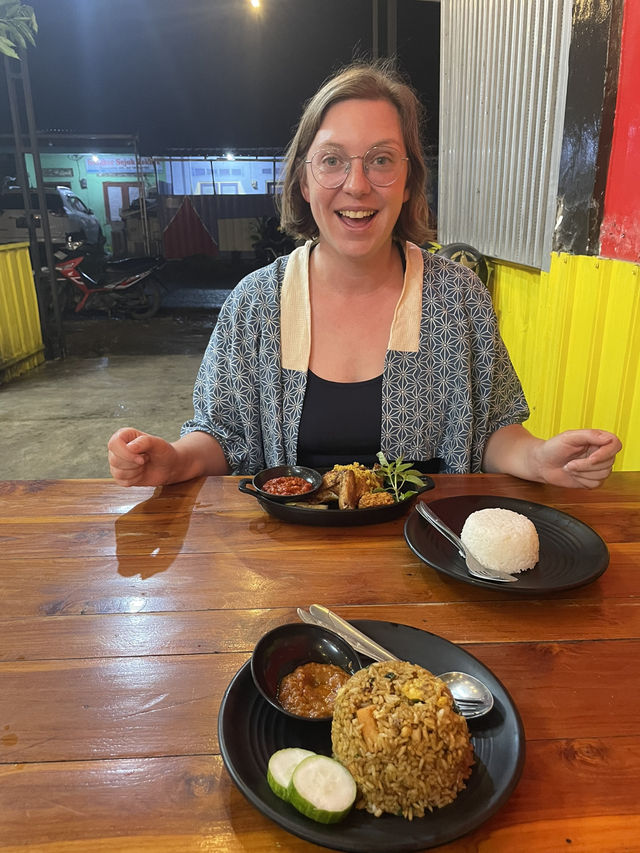 Food Kos – A Delicious Welcome to Labuan Bajo 🍽️✨