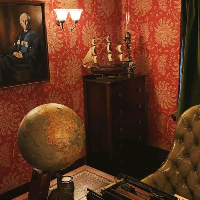 See the Sherlock Holmes 福爾摩斯博物館