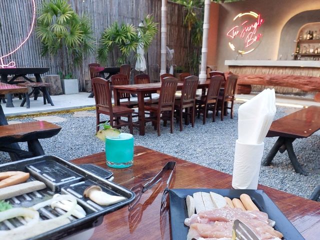 ปิ้งย่างนั่งรับลมริมน้ำแคว Jungle View Restaurant