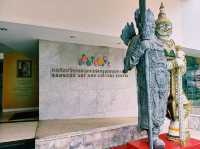 泰國曼谷市中心著名藝術展覽美術館景點：曼谷文化藝術中心 ，適合打卡拍照📸